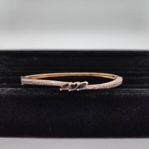 Elegant Gold and Black Women's Bracelet